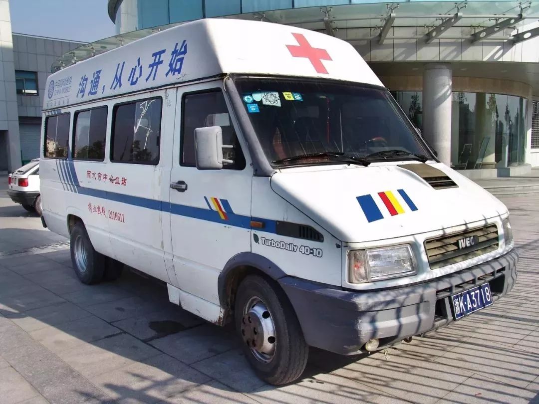 中国救护车 老式图片