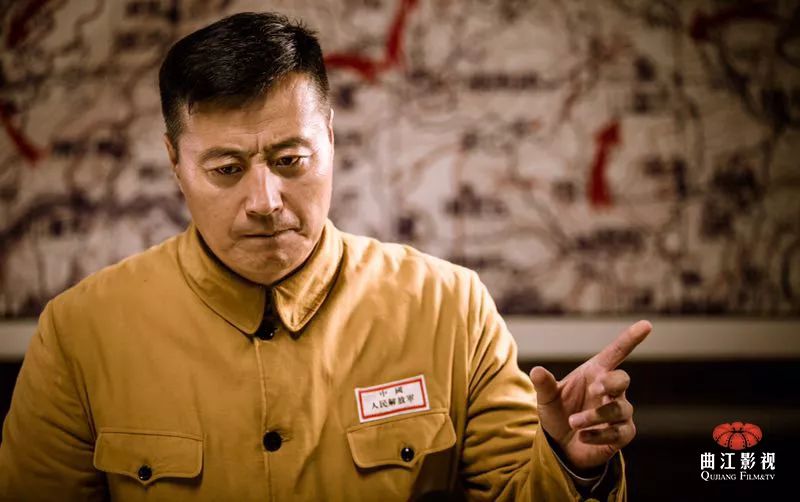 一词,既指石油在国家建设中的重要意义,更指老一代革命者的忠诚和信念