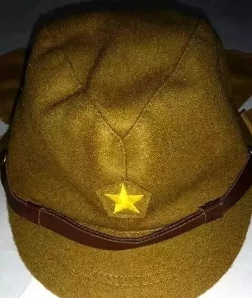 二战时期为何日本军帽上有一个五角星