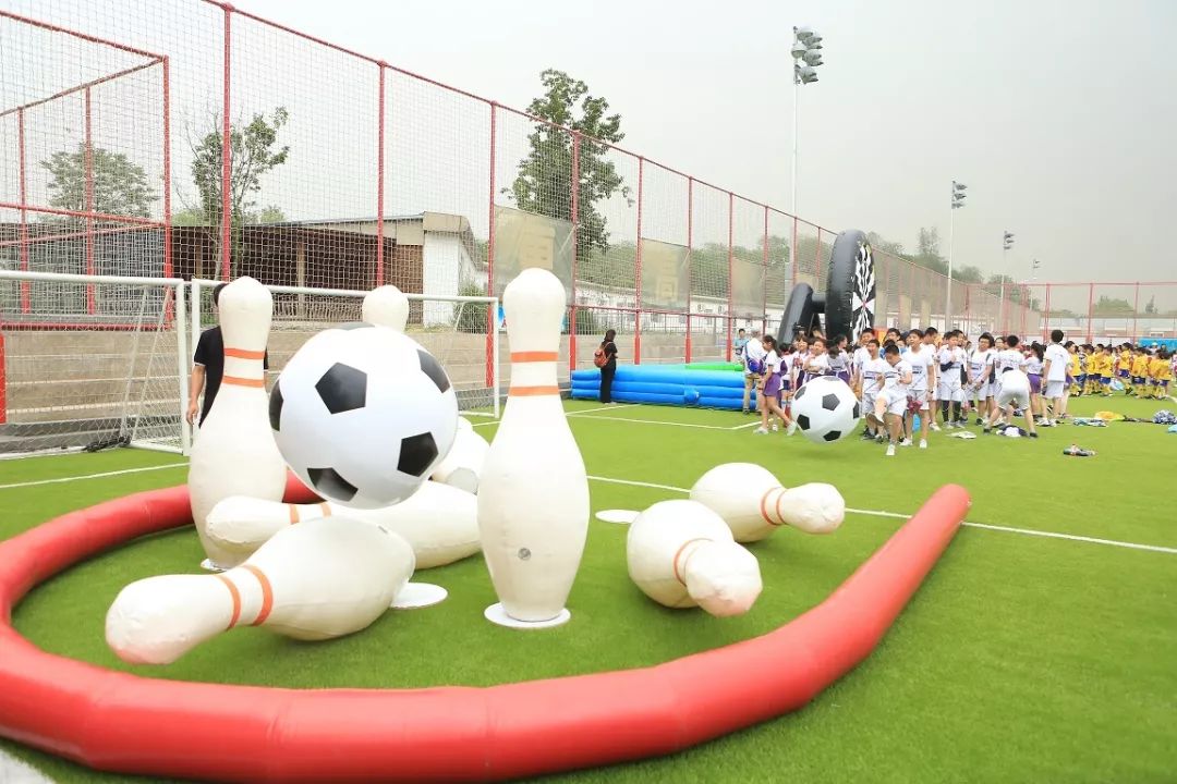 大手共享足球梦北京体育大学携手清华附中上地小学举办足球嘉年华活动