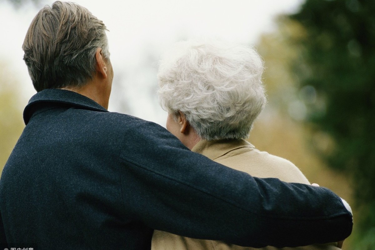你以为老年人怕的是渐渐的老去我们都错了老年人怕的是它