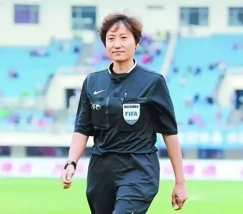 敦煌姑娘秦亮再次执法女足世界杯_中国