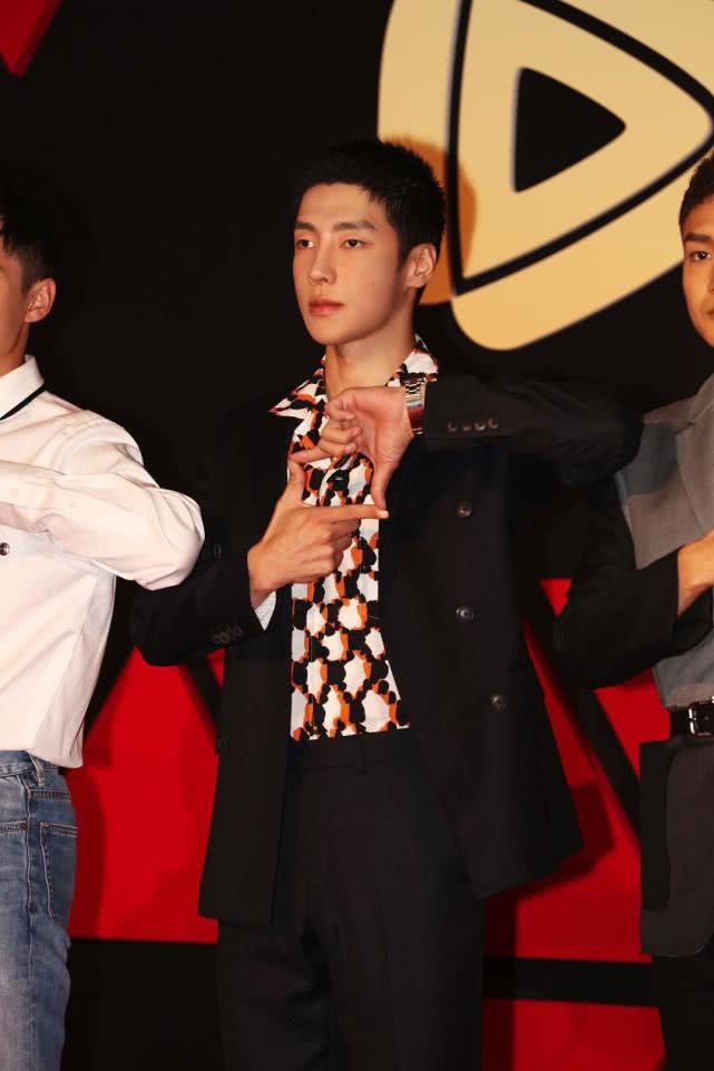 演员高瀚宇亮相企鹅影视年度发布会 《全职高手》开播在即引期待