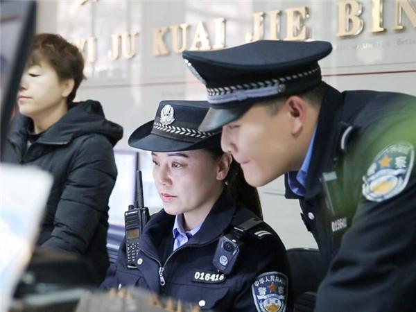 崇高的职业无悔的青春记甘肃省十大人民喜爱的警察刘兰香同志