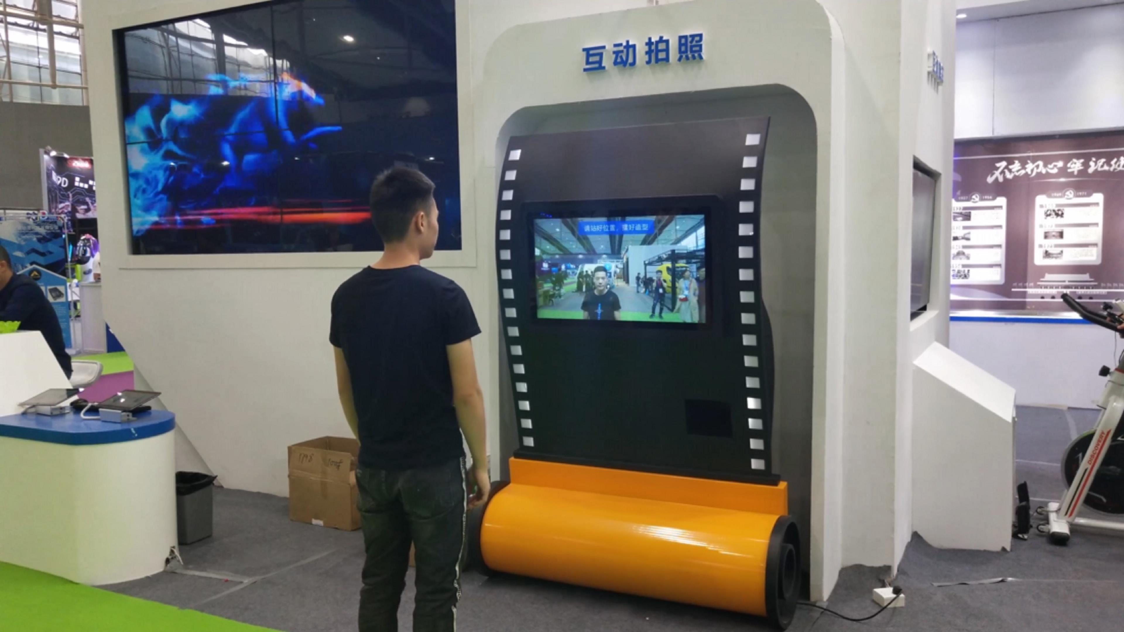 假装去旅游抠像拍照带你精神去旅游