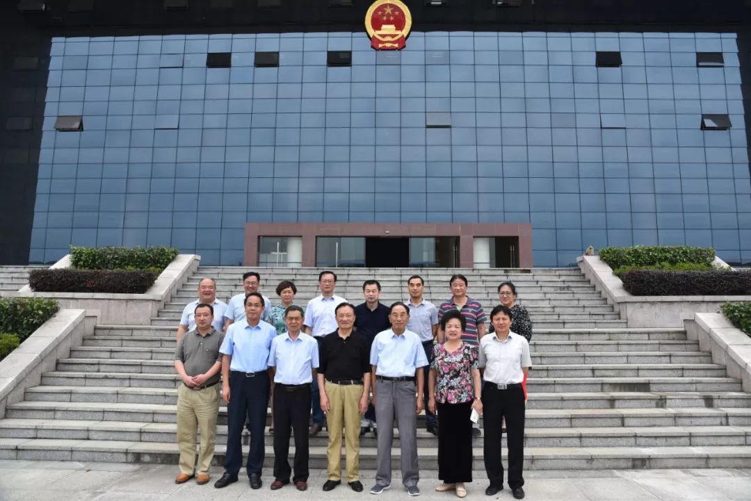 区领导潘功发,许鹏,王征兵,洪源源,丁庆,曹奇,叶庆虎,周文文陪同视察.