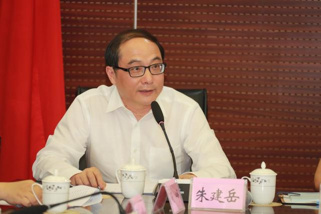 北京律协监事长王志强,副会长王清友,张小炜,张峥,副会长,市政协委员