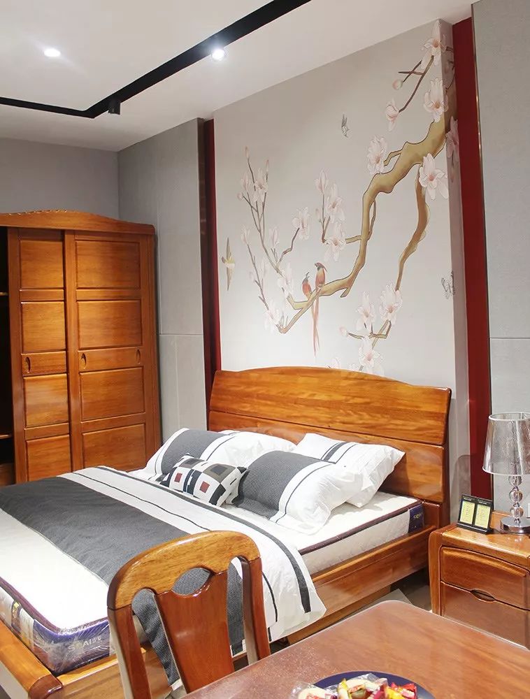 热烈祝贺雨淋山家具海田精品馆店隆重开业!