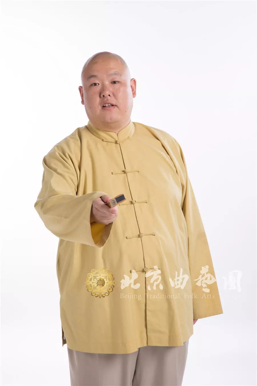 王玥波