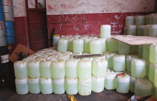 循着一股奇怪的味道,广西贵港警方捣毁隐蔽的大型制毒工厂