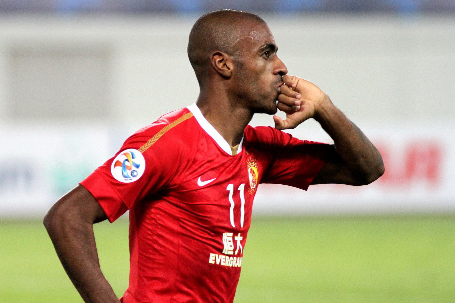 (图)广州恒大的第一代"超级外援"穆里奇然而,由于这样的规则对于没有