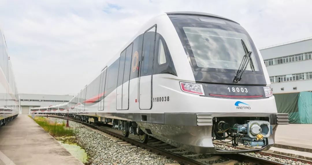 【1017丨身边】成都地铁18号线列车正式亮相_车辆