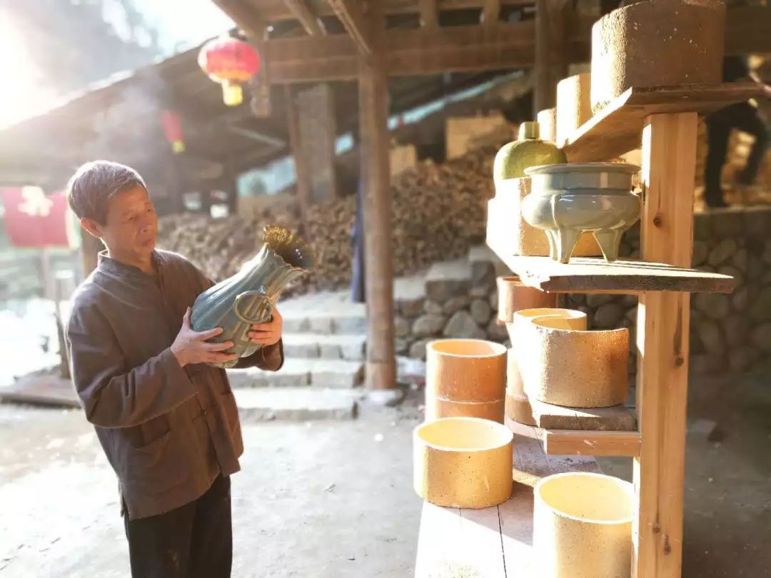 牛!这位龙泉青瓷大师在"非遗"展示活动全国主会场亮"绝活"