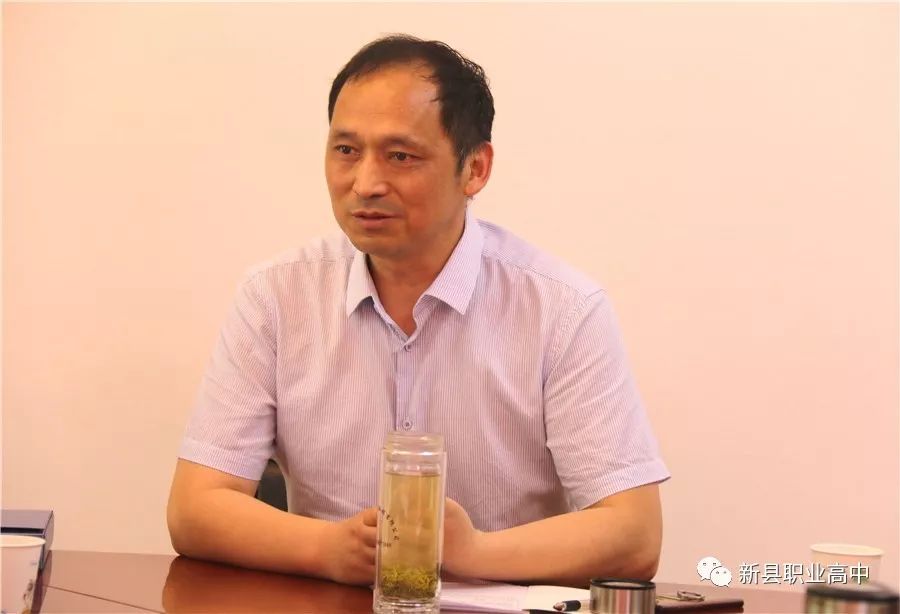 资助中心主任孙青松介绍了资助中心为该助学项目所做的工作受助的两所