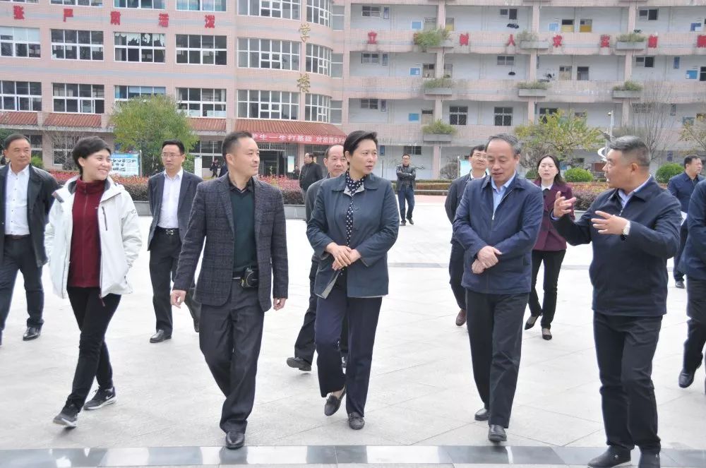 巴东二中2019年招生简章