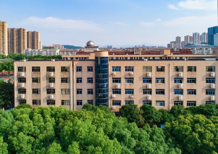 诸暨二中办一所有品位的学校