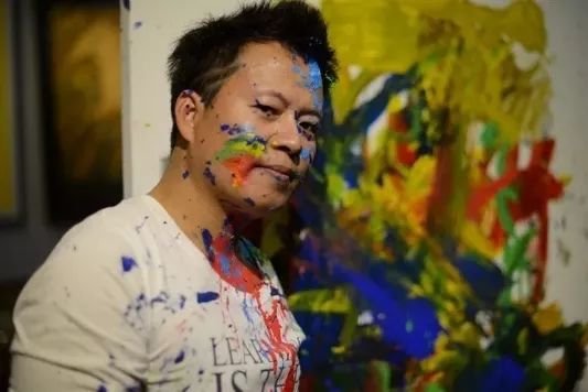 中国演画艺术家黄凤荣绘画表演惊艳济源