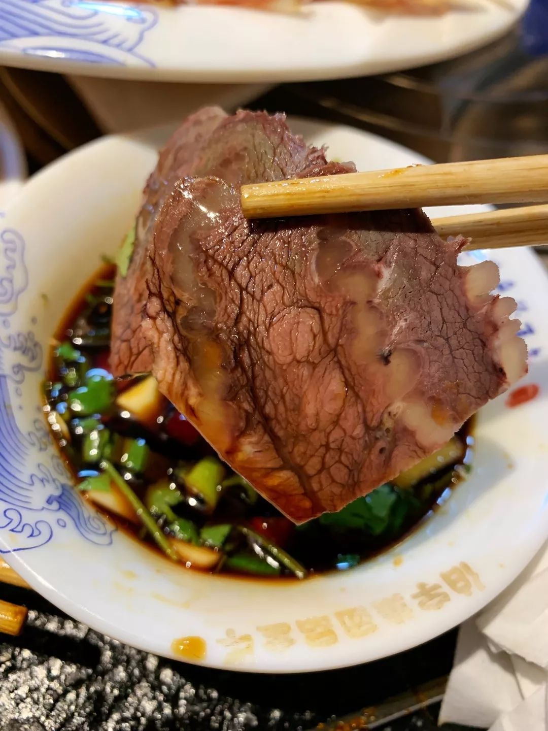 秘制酱牛头精选延边黄牛肉,一个牛头六种吃法电话:18626636877地址