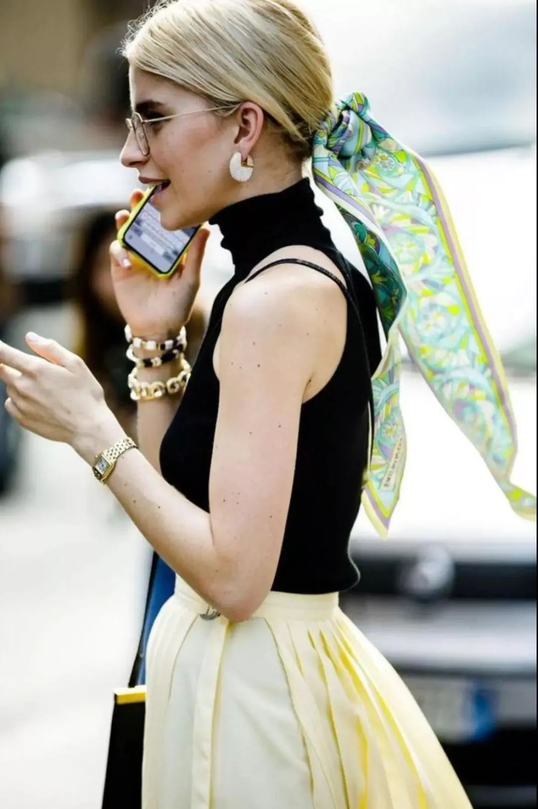 穿搭一根丝巾抵20件衣服泫雅小姐姐也追这个时髦