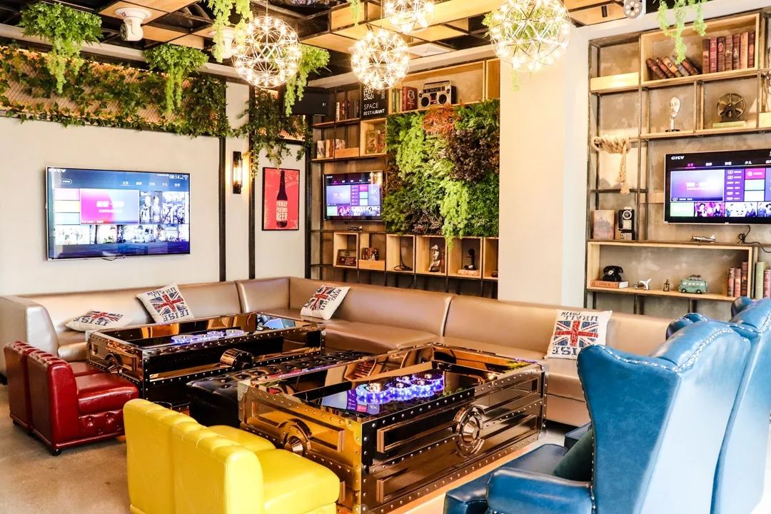 300间房免费清远地标级ktv坐拥网红时光隧道还把热带雨林搬了过来