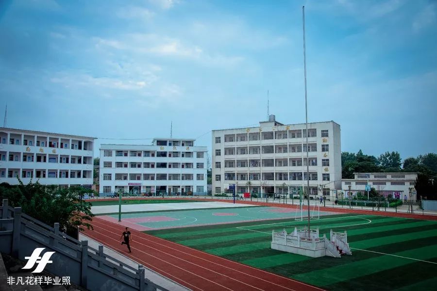 浠水县团陂中学九5班毕业照不负相遇中考加油