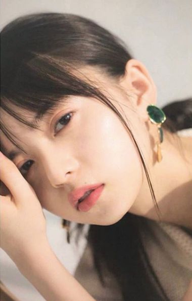 斋藤飞鸟元气的感觉不仅来自于她充满胶原蛋白的脸蛋,日系元气的妆容