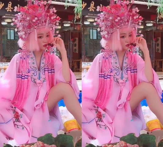 牌牌琦自从被封杀之后,他的女友小伊伊就无奈接下