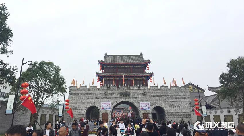 是偃月古城在巩义,有一个"省级休闲观光园区"巩县兵工厂遗址在巩义,有