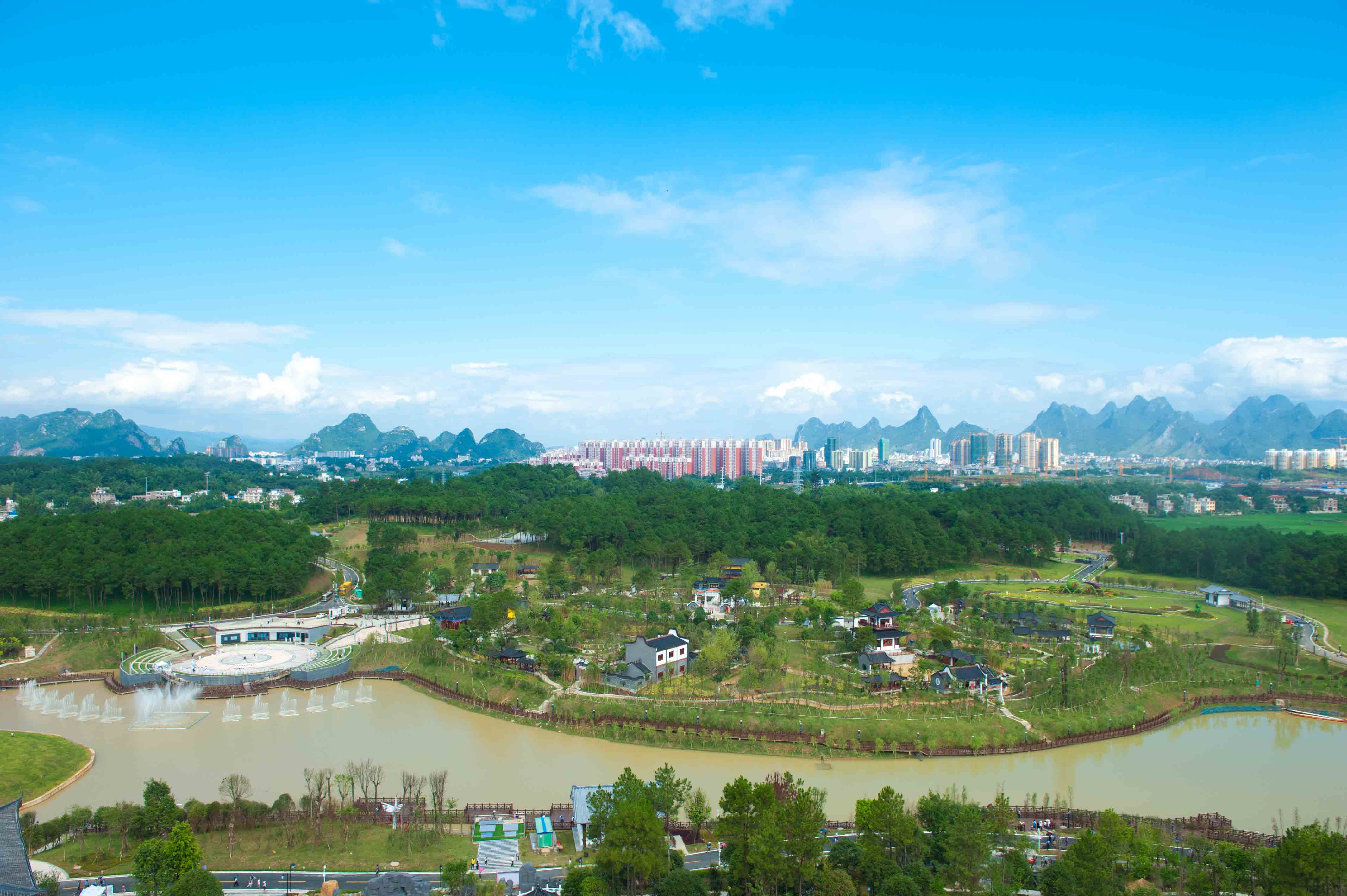 乐水之都和栖山之城,其中"岭南之乡"包括贺州园,梧州园,玉林园,贵港园