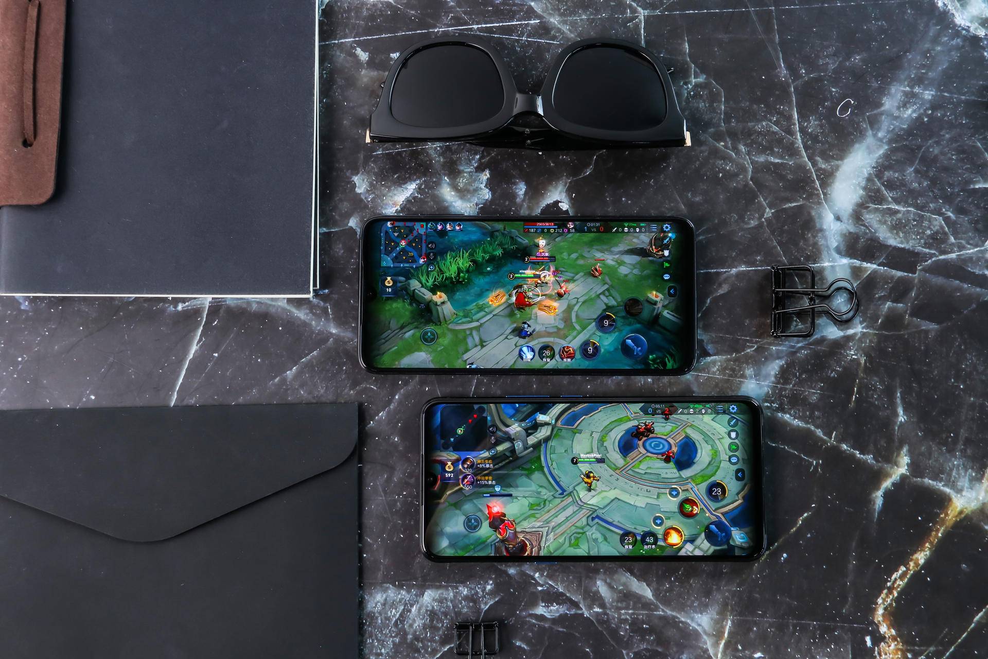 2小时《王者荣耀》 2小时《和平精英》,小米9与iqoo耗了多少电?