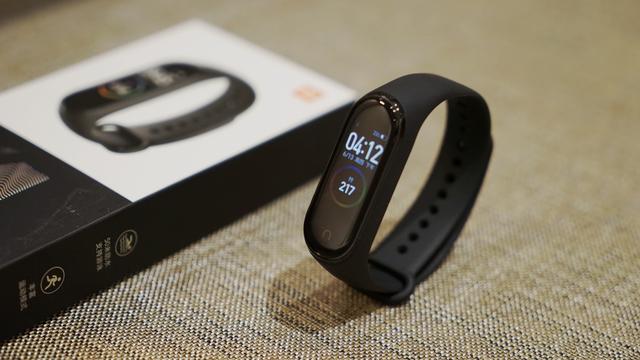 加量不加价小米手环4目前最值得购买的智能穿戴设备