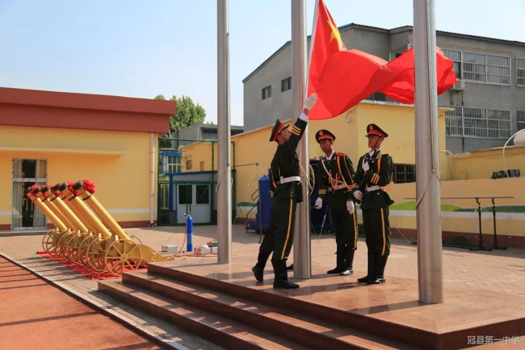 奋斗新时代 绽放青春梦 ——冠县一中隆重举行2017级成人礼_活动