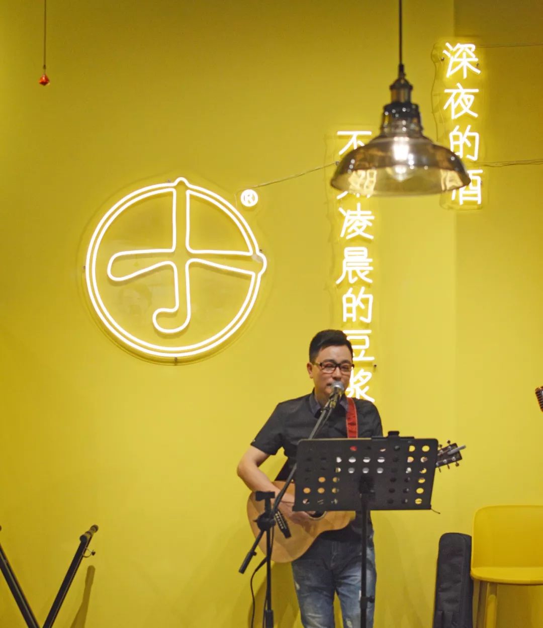 找到那位陪你喝豆浆的人他是全村的希望你确定不来支持一下他吗小田豆