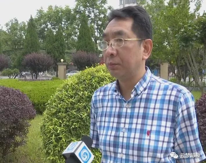 【市生态环境局云梦县分局副局长 熊汉桥】在这种非常艰难的时刻,他一