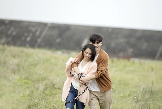 李幸倪拍mv角膜炎急就医和与恶林哲熹谈情