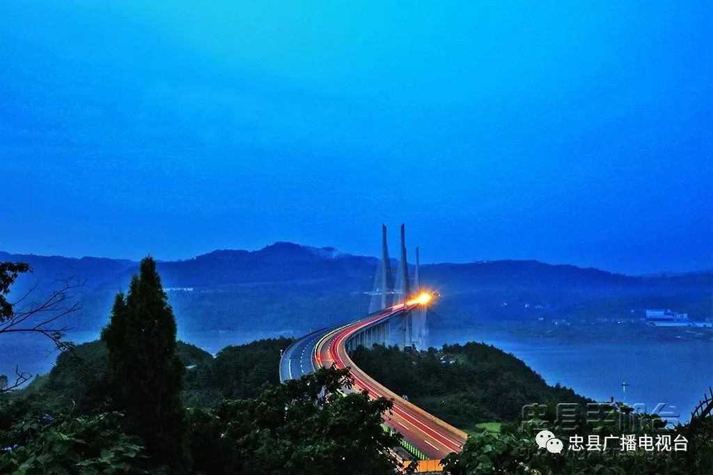 重庆市忠县长江大桥图片
