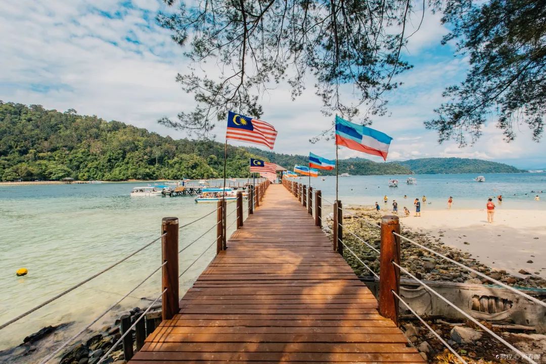 现在马上￥999就能去泰国玩6天巴厘岛美娜多沙巴全都低至1k