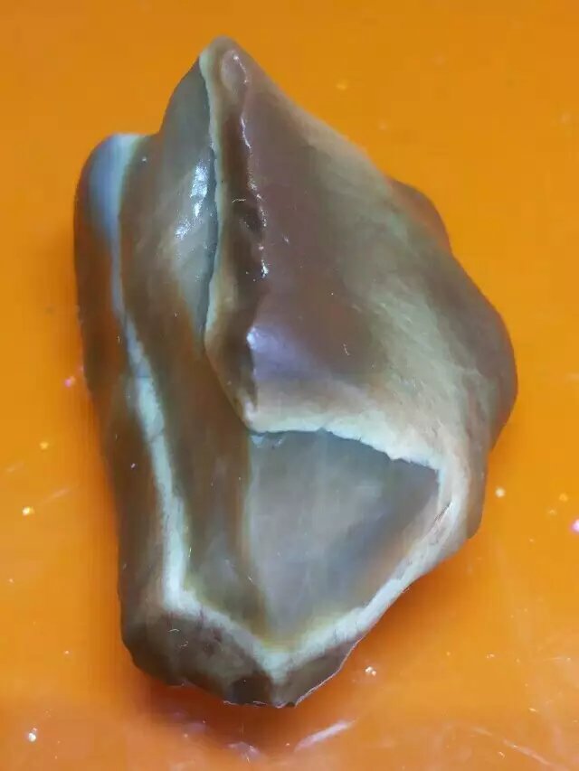 亿万年形成的"新疆泥石玉",一种比黄金更贵的石头,一般人还真不知道!