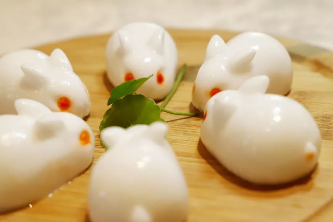 水晶虾饺做为传统粤菜茶楼点心之一的水晶虾饺金逸轩怎么能没有!