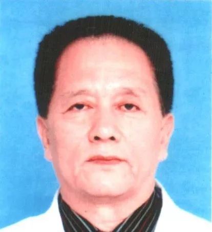 中医世家,毕业于河北医科大学中医系,曾师从孙一民教授学习鲜中药治疗