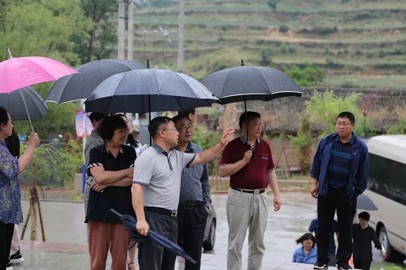 河北省人大常委会农工委副主任谢增平带队到涞源县调研易地扶贫搬迁