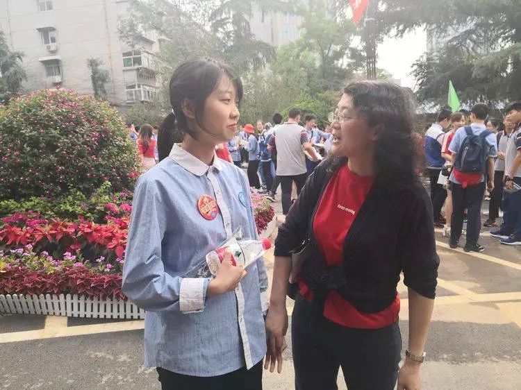 九年磨一剑今朝试锋芒来自济南育英中学中考的前方报道