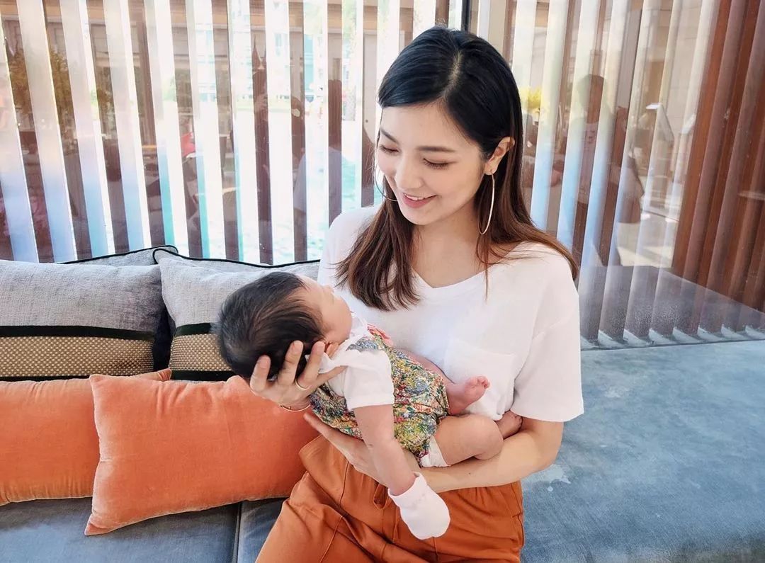 单文柔再佗b做礼物陈展鹏那就真是又惊又喜