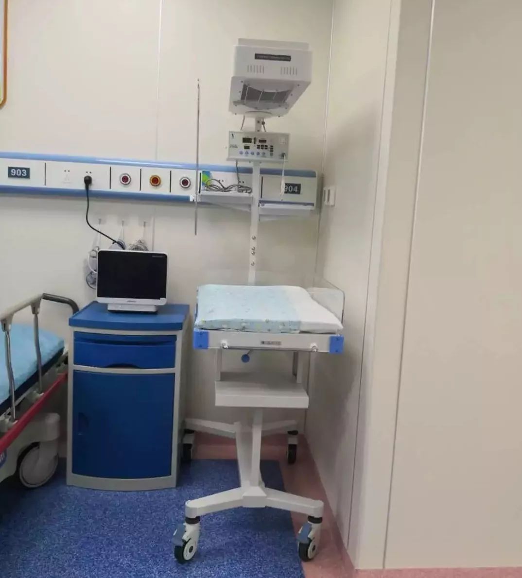 川沙人民医院建浦东第一个标准化示范儿科门急诊!