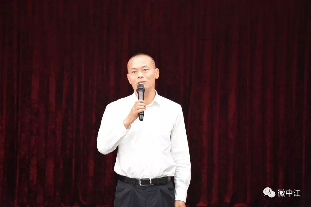 县委书记苏刚,县人大常委会主任陈立贵,县委常委,组织部部长蒋定坤,副