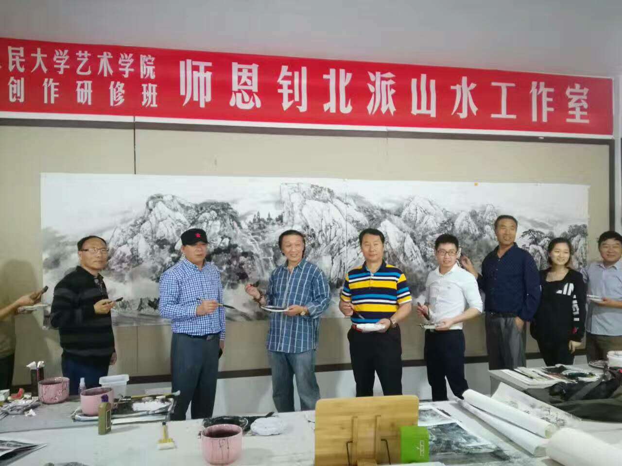 覃波画家的中华笑佛