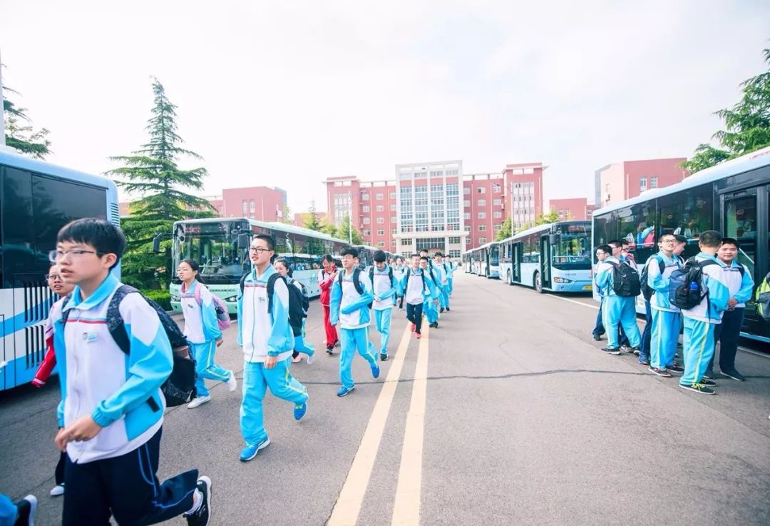 今日荣成万名学子参加初中学业考试