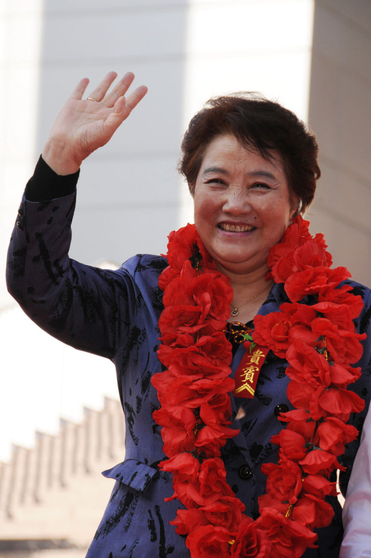 祝希娟,冯刚毅,何煌友:激情岁月书写深圳文艺华章