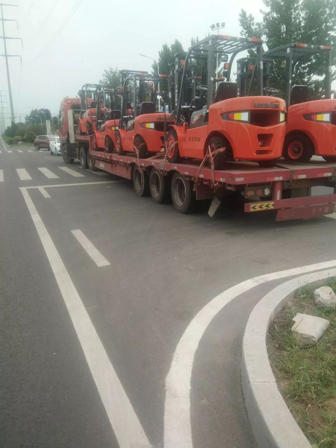 廊坊创业路上大车套小车微友停车真霸气