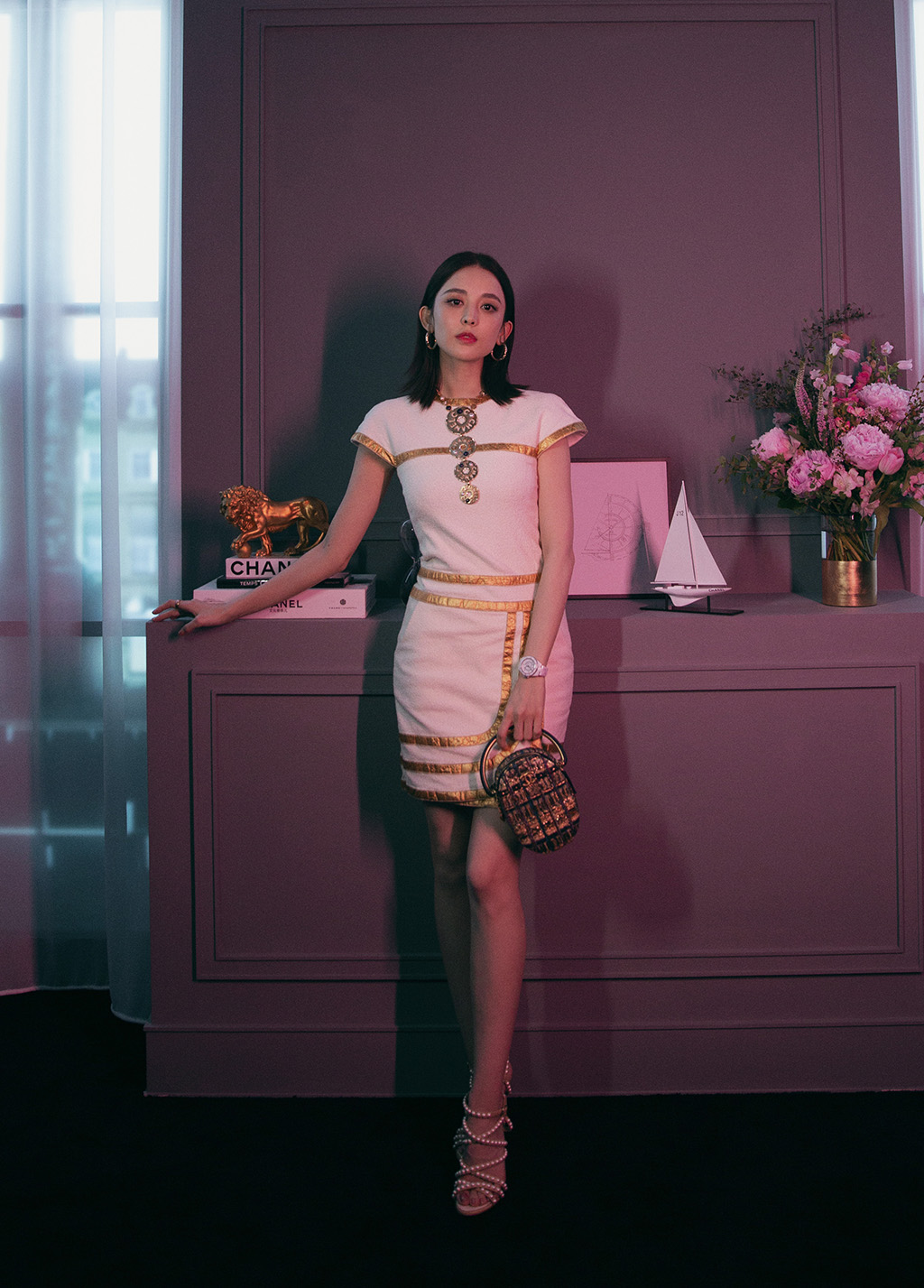 原创明星齐聚三里屯,刘雯穿皮衣酷帅范,古力娜扎天生丽质晋级时尚圈!